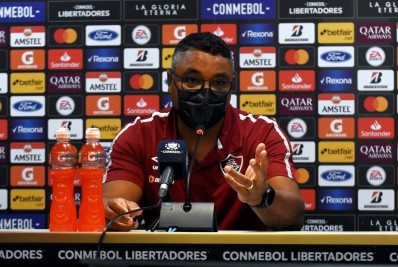 Roger, me põe pra jogar!