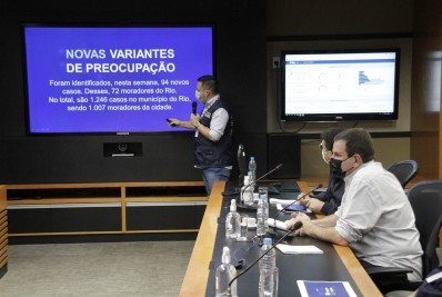 Reunião do Comitê Científico nesta segunda avalia terceira dose para idosos no Rio