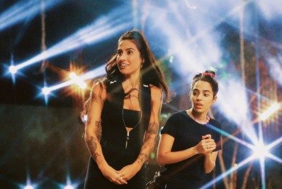 Ilha Record: Mirella e Any provam que os humilhados serão exaltados