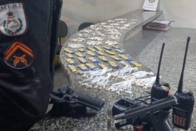 Confronto entre PM e traficantes termina com um morto, dois feridos e na apreensão de armas e drogas em Casimiro de Abreu