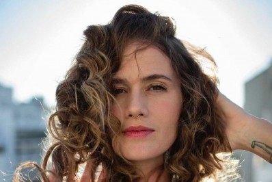 Cantora revela dificuldades durante a pandemia: 'Perdi o plano de saúde'