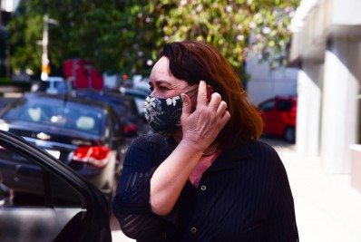 Após cirurgia na cabeça, Myrian Rios tem alta hospitalar