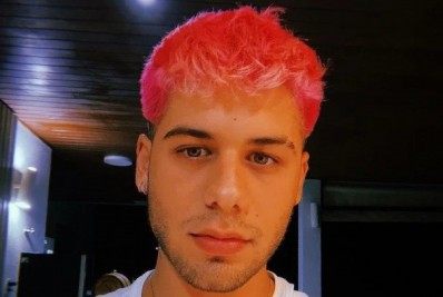 Zé Felipe relembra prejuízo de R$ 35 mil após explodir banheira de ouro