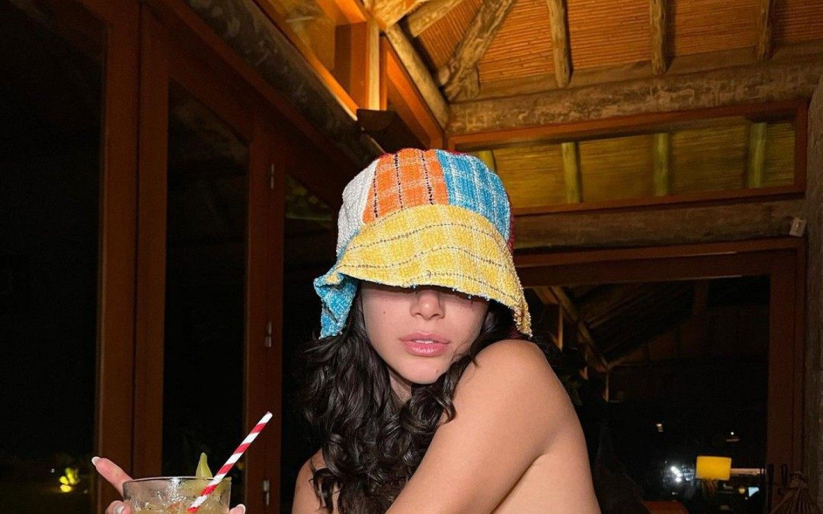 Bruna Marquezine abre álbum de fotos do fim de semana