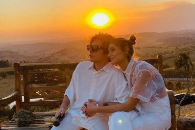 Sasha participa da renovação de votos dos sogros