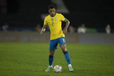 Danilo sofre lesão e corre o risco de ser cortado da Seleção Brasileira