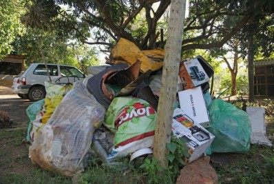 Búzios faz ação de limpeza na Lagoa da Ferradura