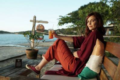 Titi Müller de volta ao trabalho e louca para transar