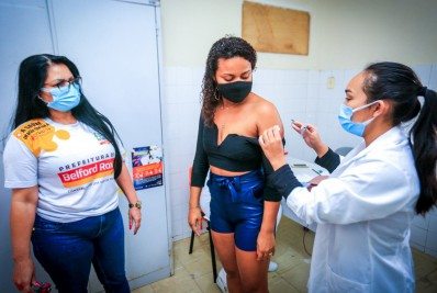 Belford Roxo faz mutirão de vacinação contra a Covid-19 à noite no Parque São José