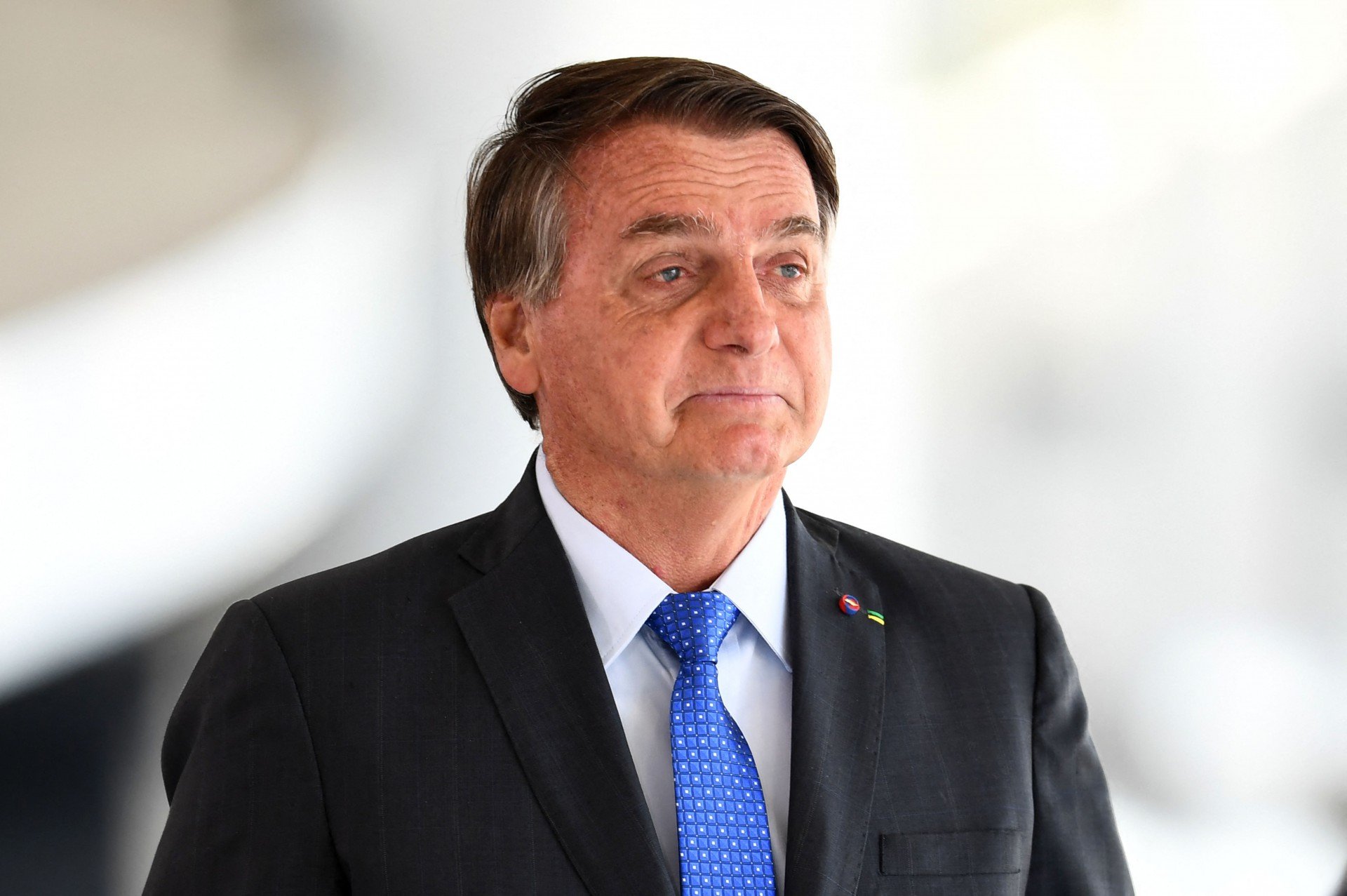 Em conversa com apoiadores, Bolsonaro mantém discurso de confronto e ataques