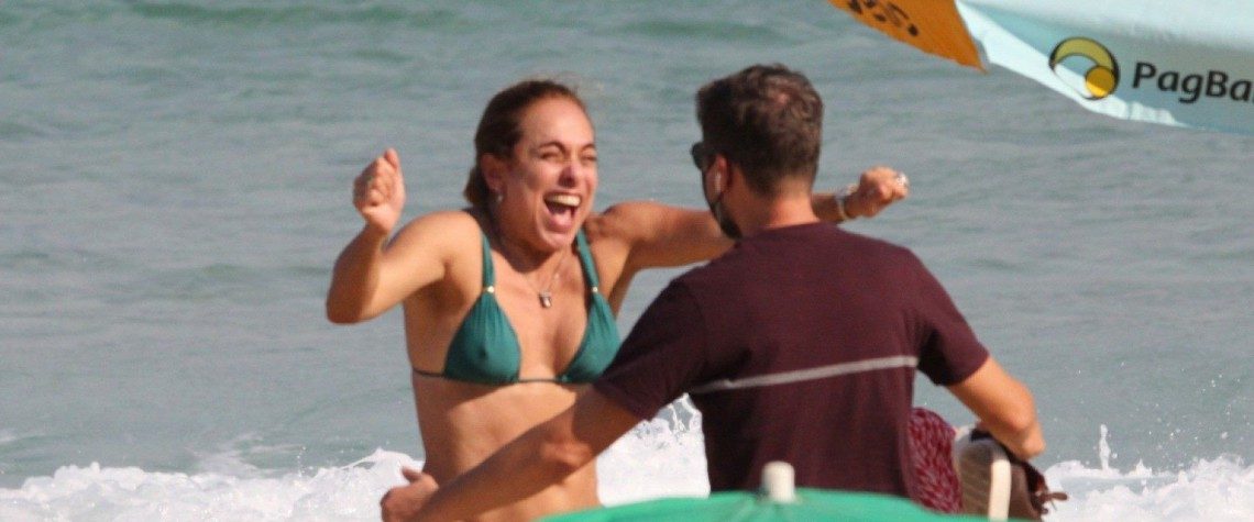 Cissa Guimarães curte dia de praia em Ipanema, na Zona Sul do Rio - Ag. News