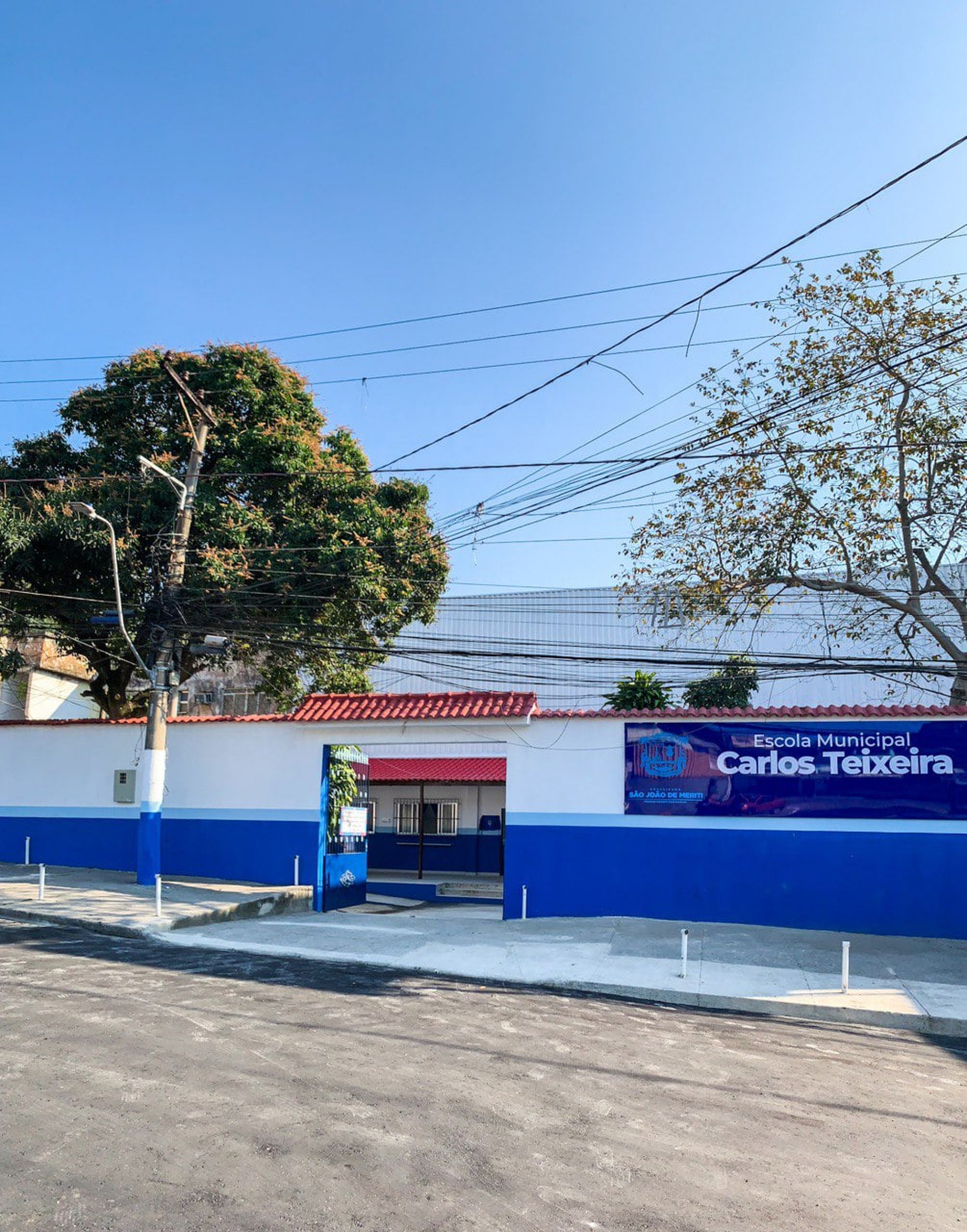 A nova Escola Municipal Carlos Teixeira recebia o nome de Escola Municipal Jardim Metrópole e foi totalmente revitalizada - Divulgação