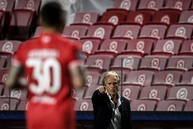 Benfica de Jorge Jesus segura PSV e vai para a fase de grupos da Champions League