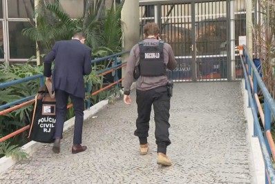 Polícia faz buscas na prefeitura e Câmara de Nova Iguaçu por suposto benefício a milícia em licitações