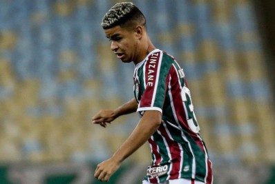 Clube da Série A mira contratação de ex-meia do Fluminense