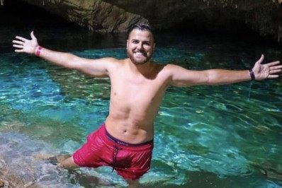 Zé Neto volta a causar nas redes sociais por volume na bermuda