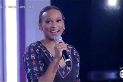 Vídeo! Rebeca Andrade impressiona cantando sucesso de Iza