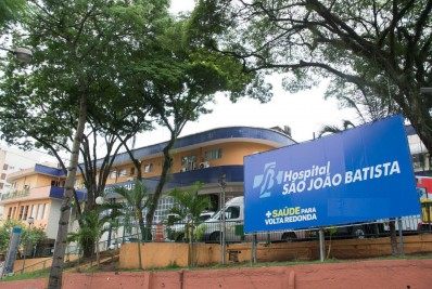 Jovem morre ao bater de bicicleta em muro em Volta Redonda