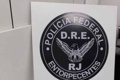 PF apreende quase R$ 1 mi e carros de luxo com bando que usava mergulhadores para tráfico de drogas