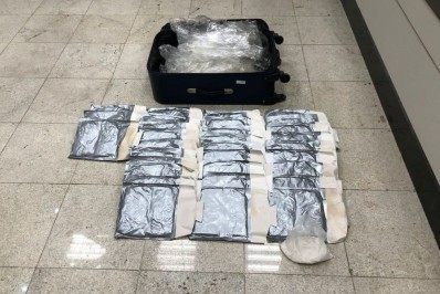 Polícia Federal prende homem com 15kg de cocaína no Aeroporto do Galeão