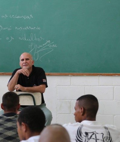 Cena do documentário 'Encarcerados' - Fernando Grostein Andrade