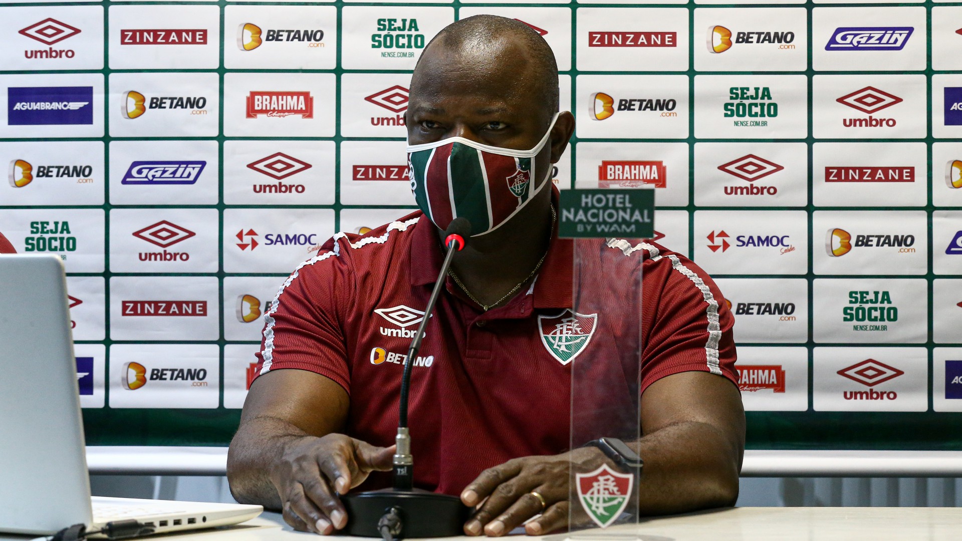 Marc&atilde;o elogia atua&ccedil;&atilde;o do Fluminense e sai em defesa de Gabriel Teixeira: 'Dei um abra&ccedil;o nele'