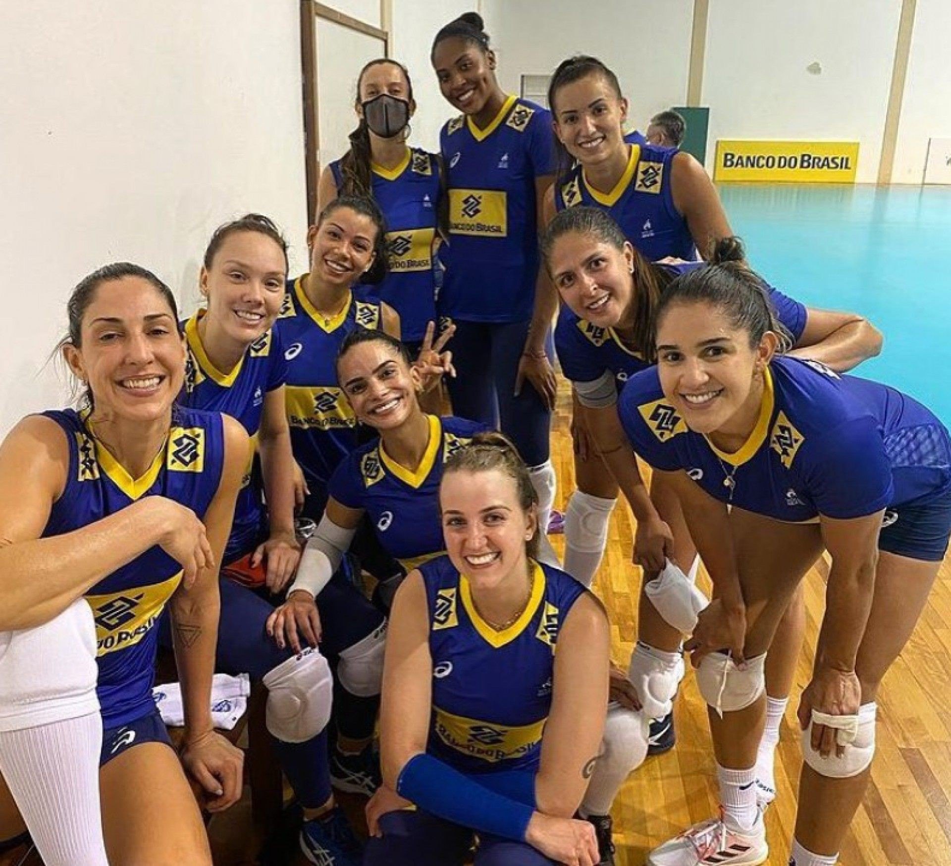 Seleção Feminina de Vôlei se apresenta em Saquarema