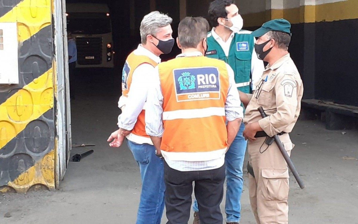 Ação foi realizada pela Secretaria Municipal de Meio Ambiente (Smac) em conjunto com a Comlurb, a Subprefeitura da Zona Norte e a Delegacia de Proteção ao Meio Ambiente - Divulgação/Comlurb