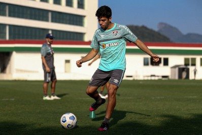 Nonato celebra estreia pelo Fluminense e projeta Copa do Brasil: 'Temos que encarar como uma final'