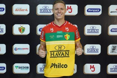 Clube da Série B anuncia ex-meia do Vasco para a sequência da temporada