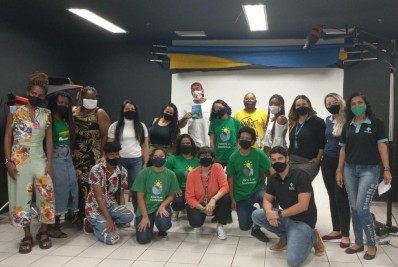 Estácio oferece cursos presenciais gratuitos para jovens sem acesso à internet