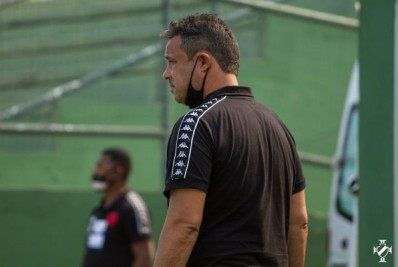 Vasco demite técnico do sub-20 após sequência de resultados ruins
