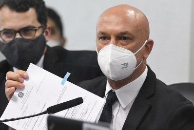 CPI: Randolfe aponta mensagens de ex-secretário da Anvisa que revelam vazamento de operação da PF