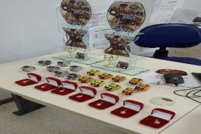 Polícia Civil prende 11 pessoas que participavam de torneio de pássaros em Belford Roxo