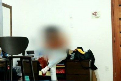 Fotógrafo é indiciado após gravar sem autorização mulher trocando de roupas durante sessão de fotos