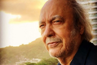 Erasmo Carlos testa positivo para a  Covid-19: 'Peço que torçam para passar rápido'