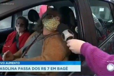 Vídeo! Repórter da Record fica sem reação após entrevistada criticar Bolsonaro