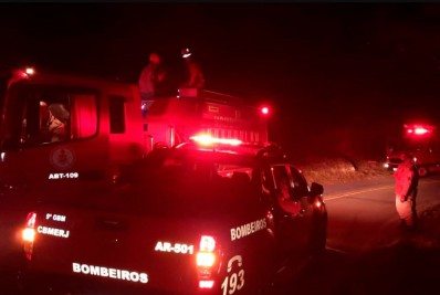 Incêndio no Frade é controlado por força tarefa, em Macaé