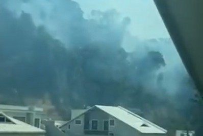 Vídeo: Incêndio atinge mata no terceiro distrito de Duque de Caxias