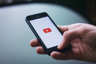 Rússia expulsará mídia ocidental caso Youtube bloqueie coletivas de imprensa do país
