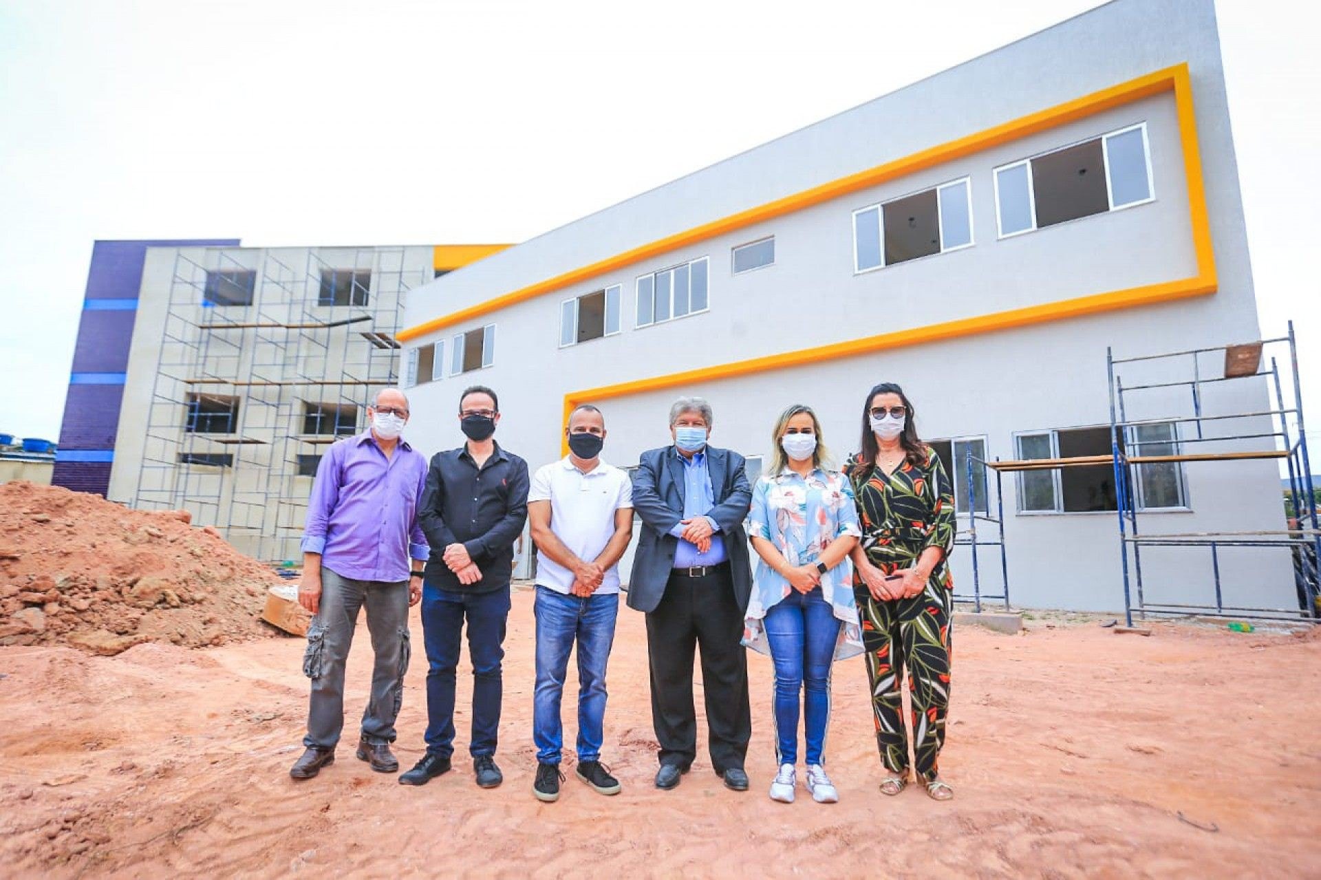 Odair Cunha, Denis Macedo, Waguinho, Pedro Maranh&atilde;o, Daniela do Waguinho e Ana Titonel visitaram a escola municipal Jos&eacute; Mariano dos Passos - Rafael Barreto / PMBR