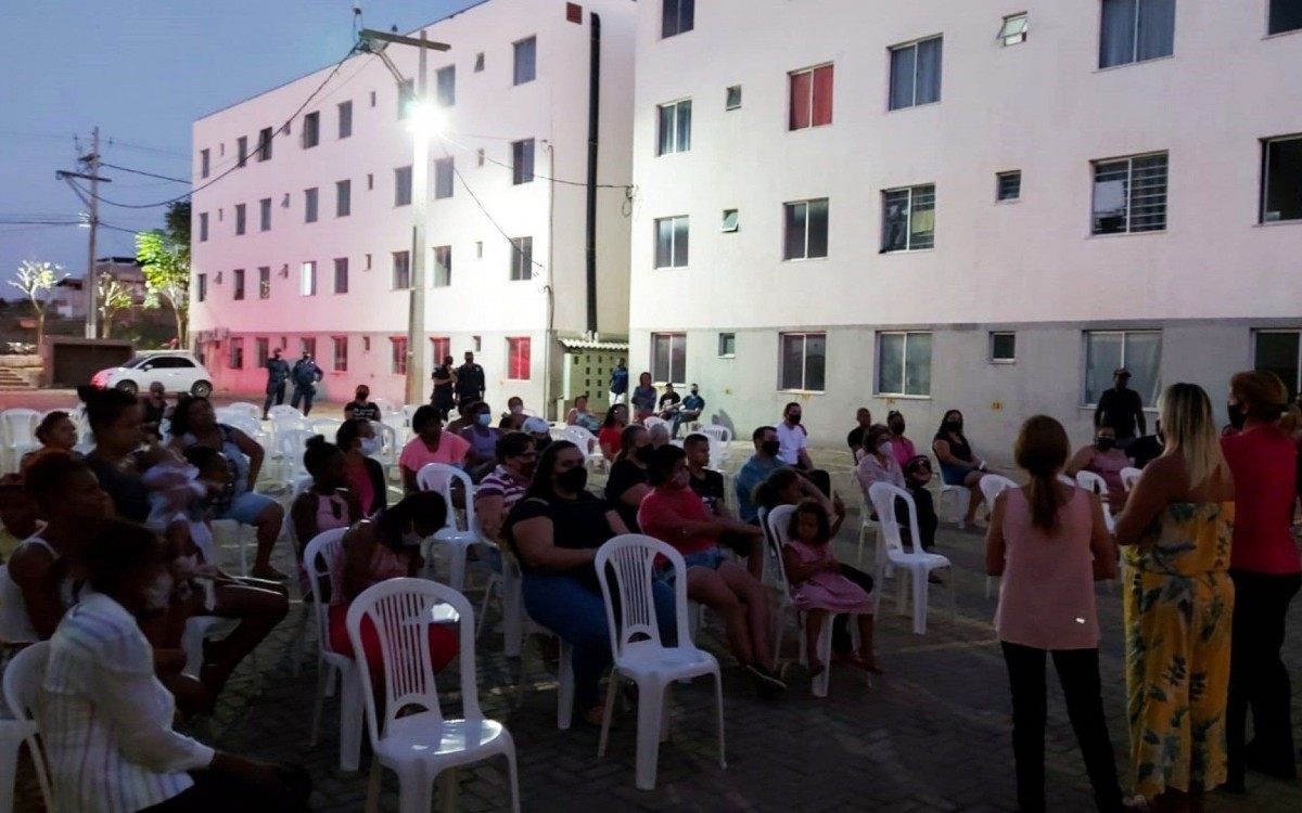 Secret&aacute;rio de Assist&ecirc;ncia Social junto com a nova s&iacute;ndica, Jaqueline Moura Hor&aacute;cio.