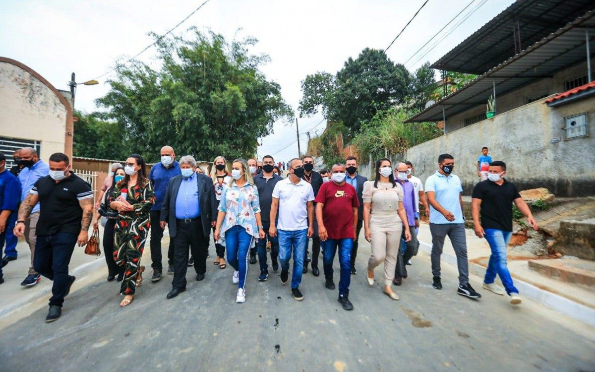Pedro Maranh&atilde;o, Daniela do Waguinho e prefeito Waguinho caminharam nas ruas de S&atilde;o Leopoldo