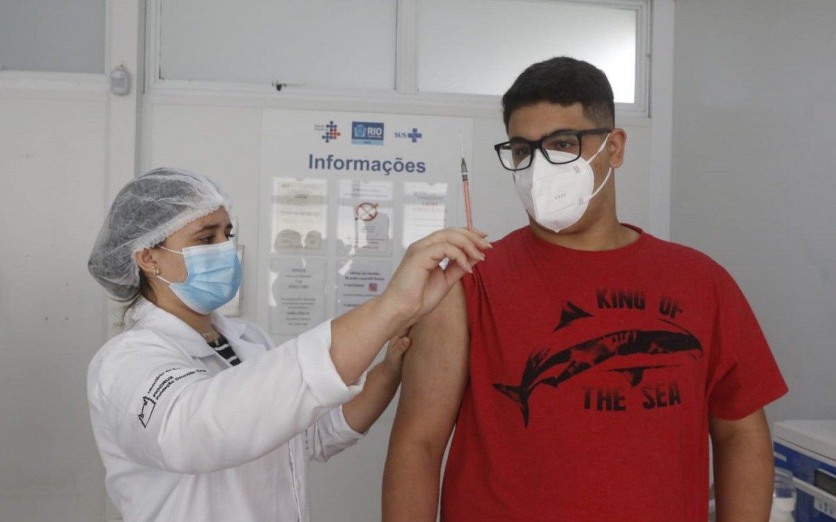 Rio vacina adolescentes de 17 anos nesta sexta-feira - Reginaldo Pimenta / Ag&ecirc;ncia O DIA