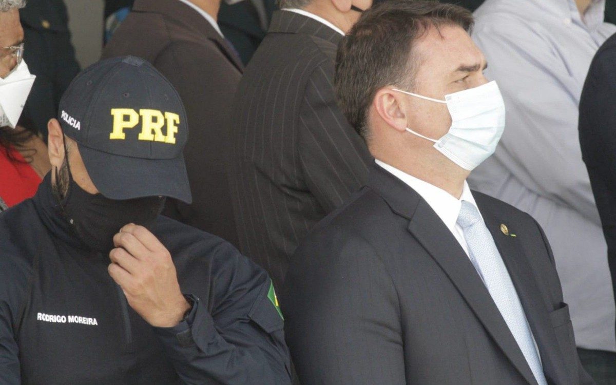 Senador Fl&aacute;vio Bolsonaro