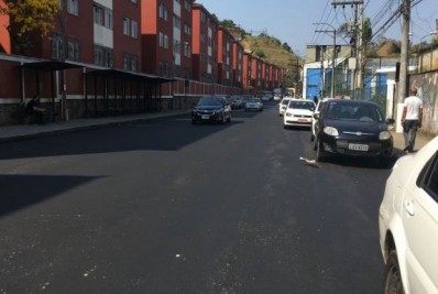 Prefeitura inicia asfaltamento da rua Teresa e recapeamento de outros logradouros