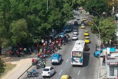 Motociclistas fazem protestos pela Zona Sul do Rio