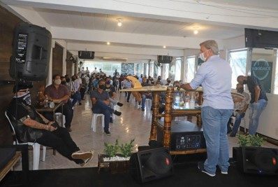 Prefeito de Búzios se reúne com pastores para criação de um coral de Natal