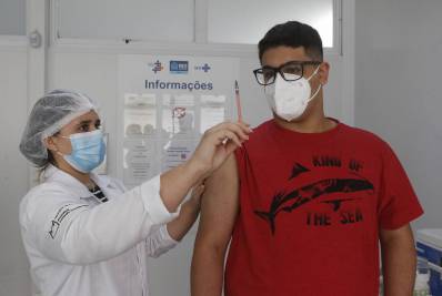 Rio suspende repescagem para 18 a 39 anos; calendário de adolescentes é mantido