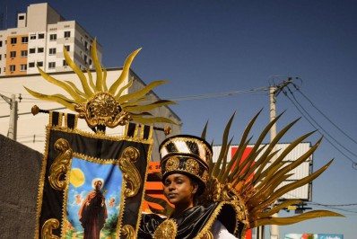 Inocentes de Belford Roxo segue divulgando em websérie os protótipos de fantasias do Carnaval 2022
